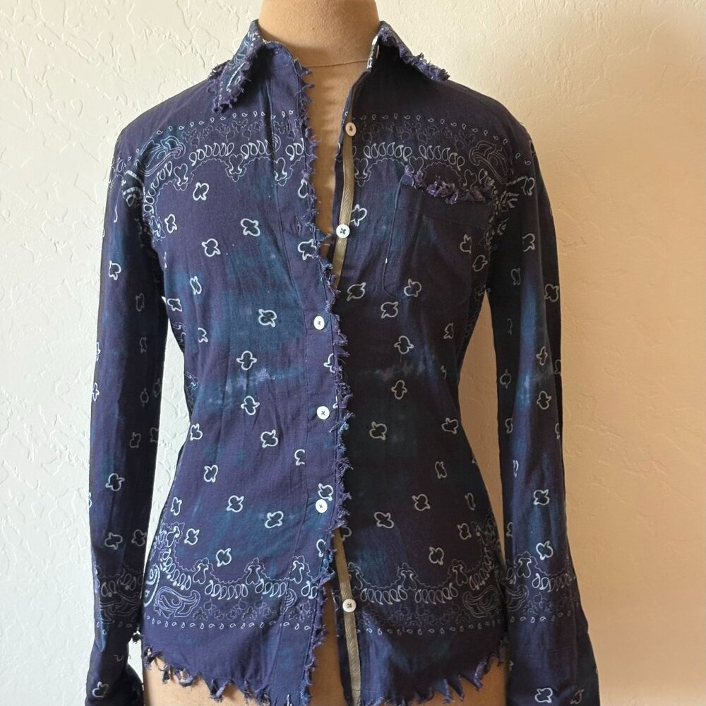 Tizzie Button Up Shirt. Size XS.  Blue/Purple-ish.